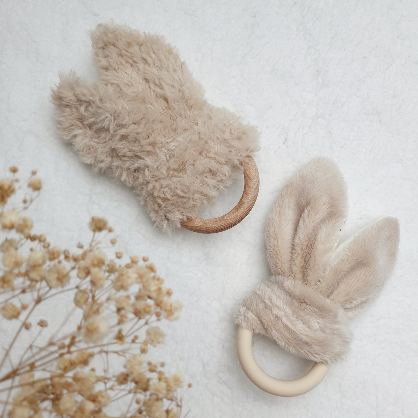 Hochet Toudoux personnalisé – Cadeau de naissance artisanal et sensoriel