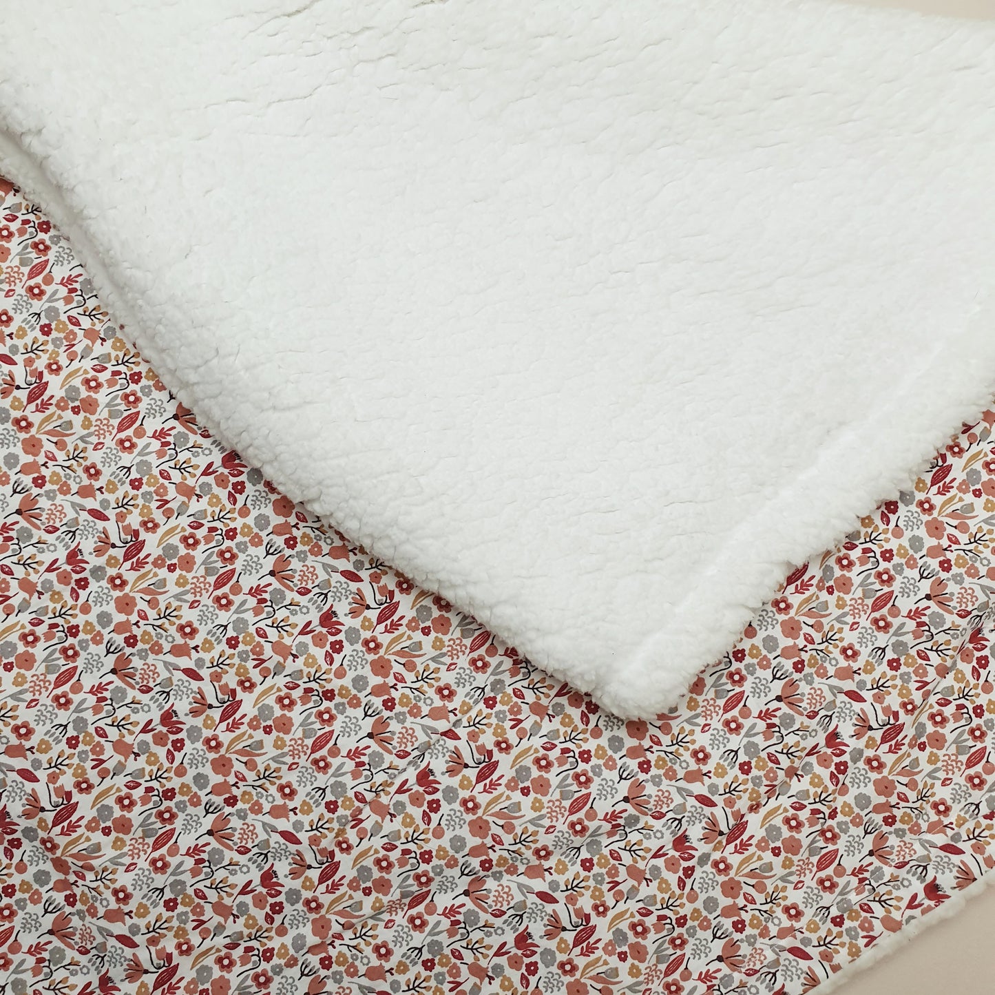 Sur mesure – Couverture bébé personnalisée douce & élégante fait main