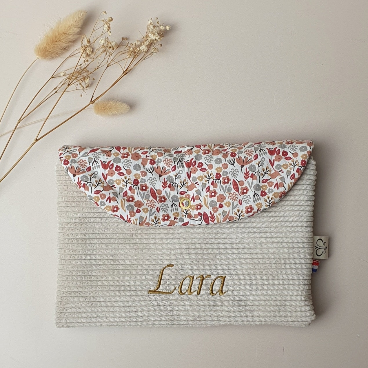 Inspiration – Protège carnet de santé personnalisé velours Ecru & fleuri Alice