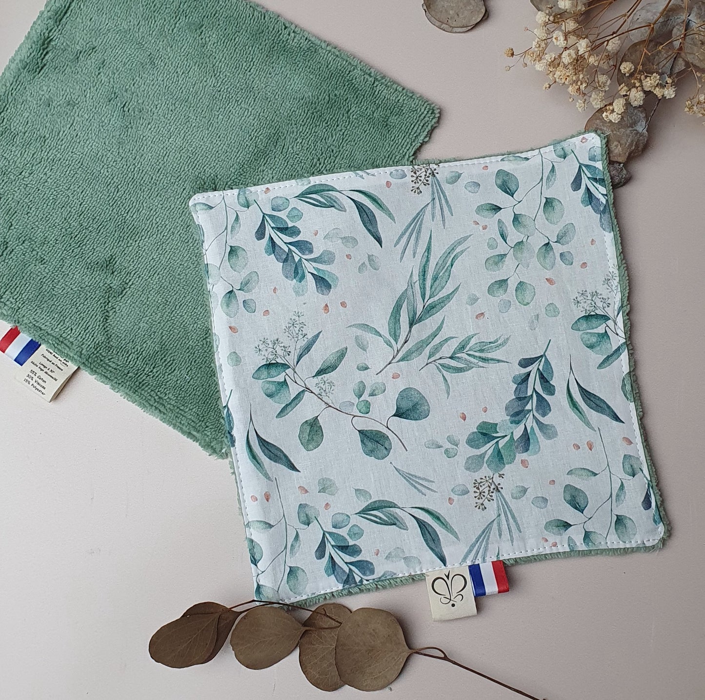 En stock – Débarbouillette coton eucalyptus & éponge bambou verte 20×20 cm