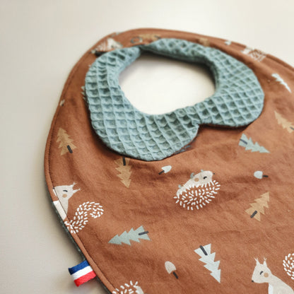 Élégance et douceur – Bavoir col Claudine réversible bébé 0-1 an