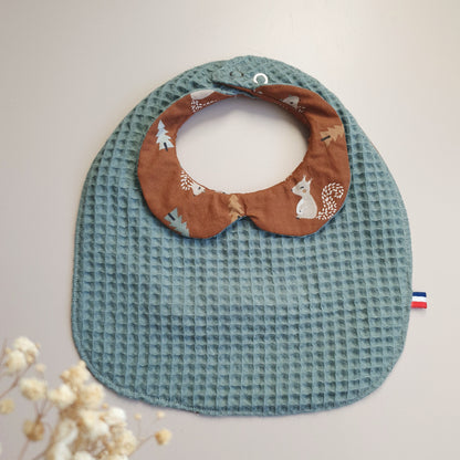 Élégance et douceur – Bavoir col Claudine réversible bébé 0-1 an