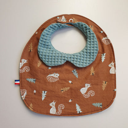 Élégance et douceur – Bavoir col Claudine réversible bébé 0-1 an