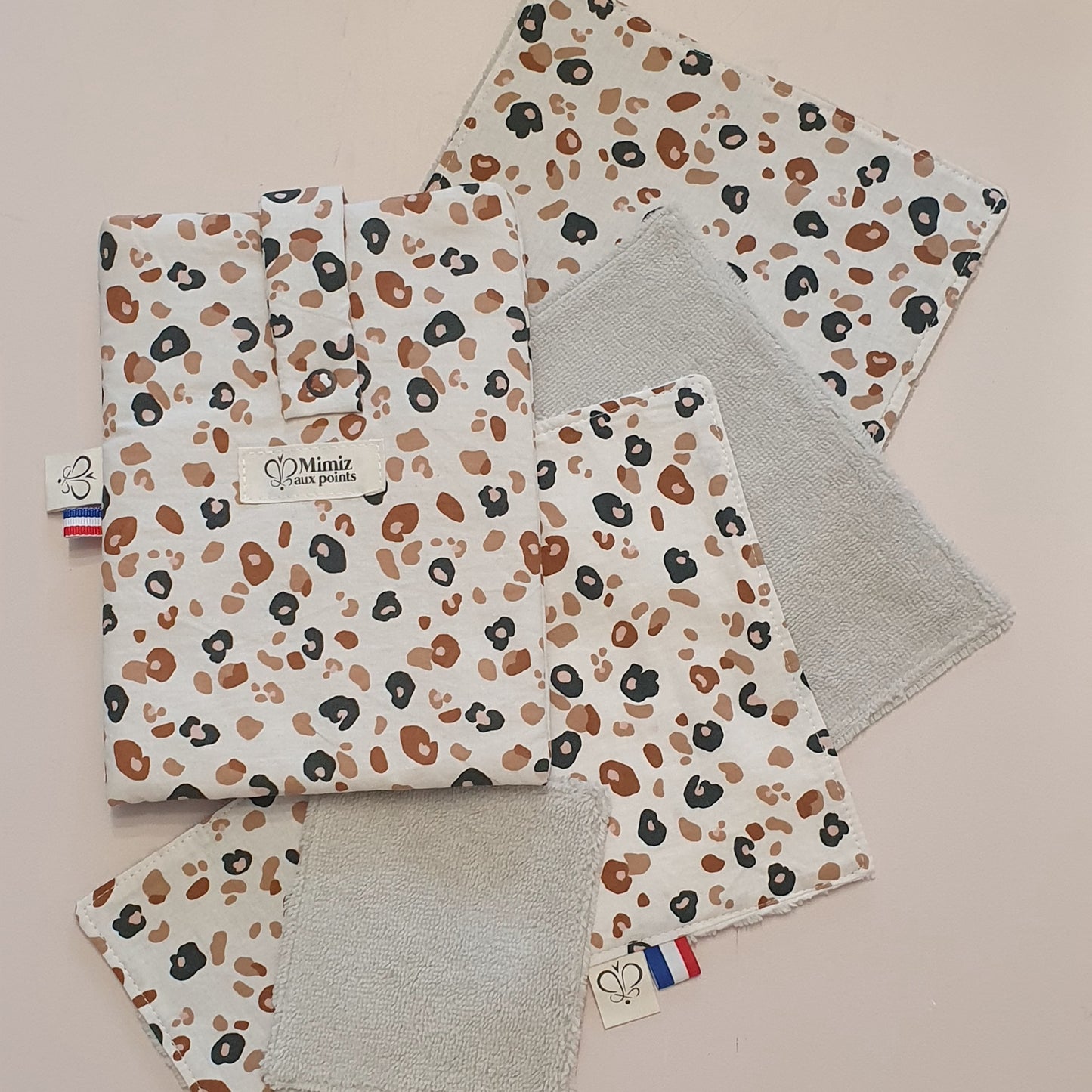 Lot Graou bébé fait main – Serviettes douces, lingettes & housse livre
