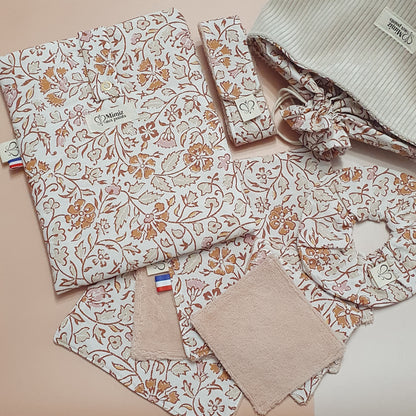 Lot Méhari fait main – Trousse, housse livre, serviettes & accessoires