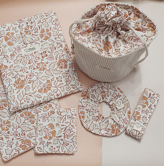 Lot Méhari fait main – Trousse, housse livre, serviettes & accessoires