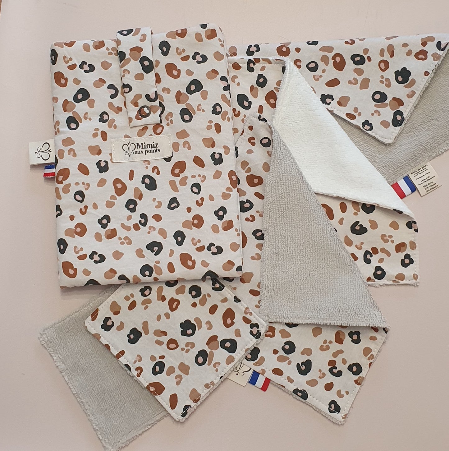 Lot Graou bébé fait main – Serviettes douces, lingettes & housse livre