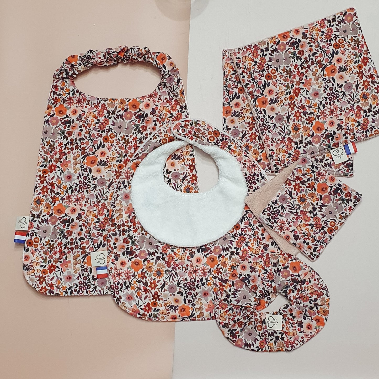 Lot Fleurs Peps bébé & adulte – Bavoirs, serviettes, lingettes & chouchou